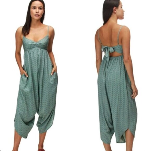 Patagonia Lost Wildflower Spaghetti Strap Crop Jumpsuit Open Tie Back Size Small - Picture 1 of 13